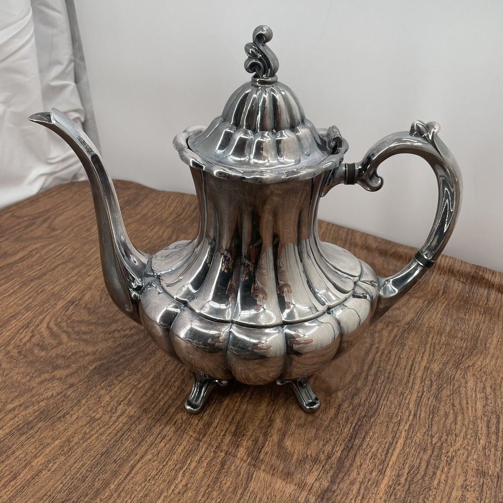 Reed and Barton 7050 Holiday Vintage Silver Plated Teapot-Excellent